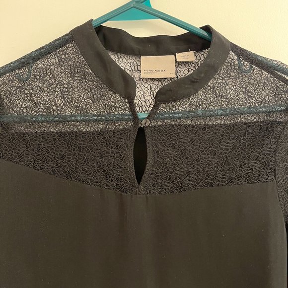 Vero Moda - Romantic Top with Lace/Mesh - Picture 2 of 3